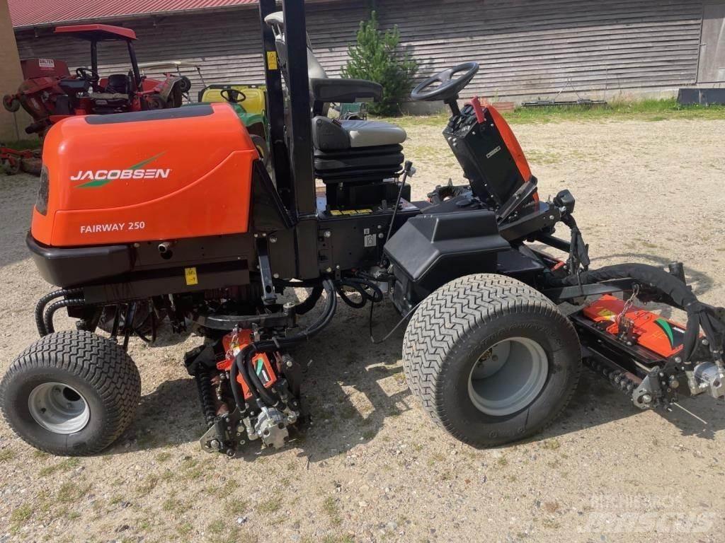 Jacobsen FAIRWAY 250 Ráülős fűnyírók