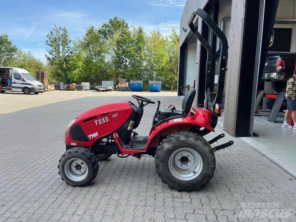 TYM T233 Kompakt traktorok