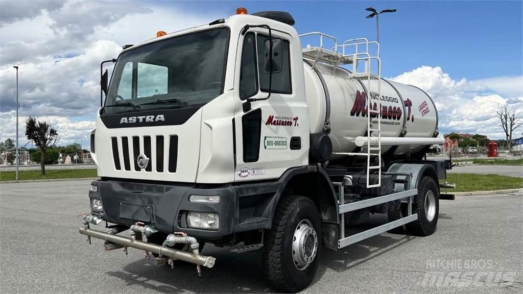 Astra HD8E 44.38 4x4 Tartályos teherautók