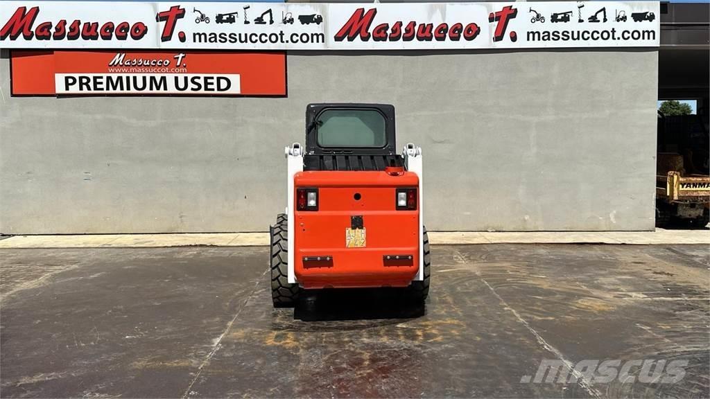 Bobcat S130 Gumikerekes homlokrakodók