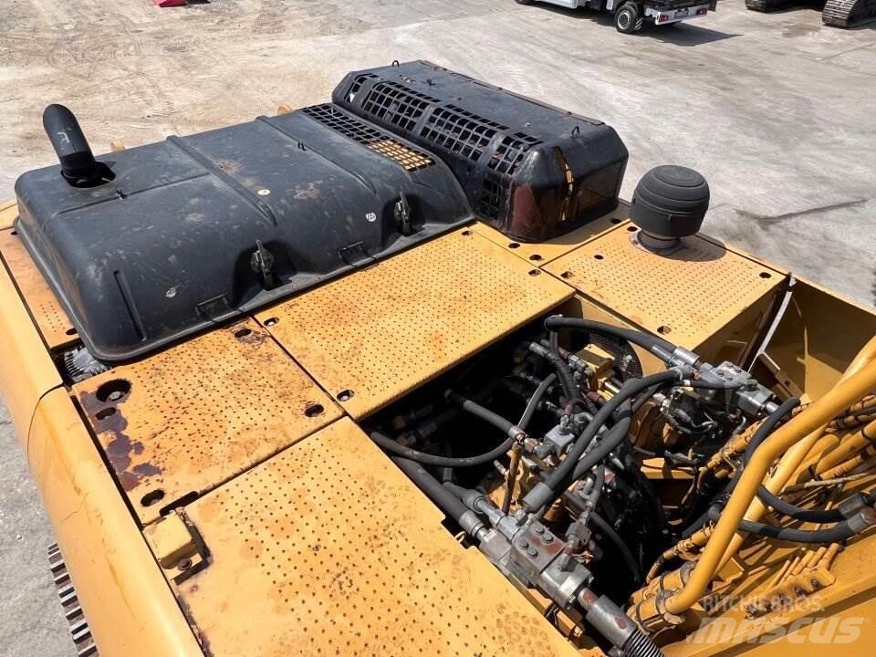CAT 330D UHD Lánctalpas kotrók