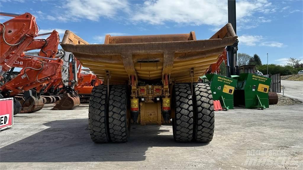 CAT 770 Mezei dömperek