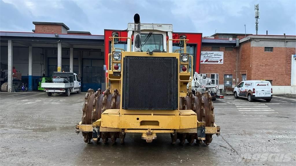 CAT 825C lánctalpas dózerek