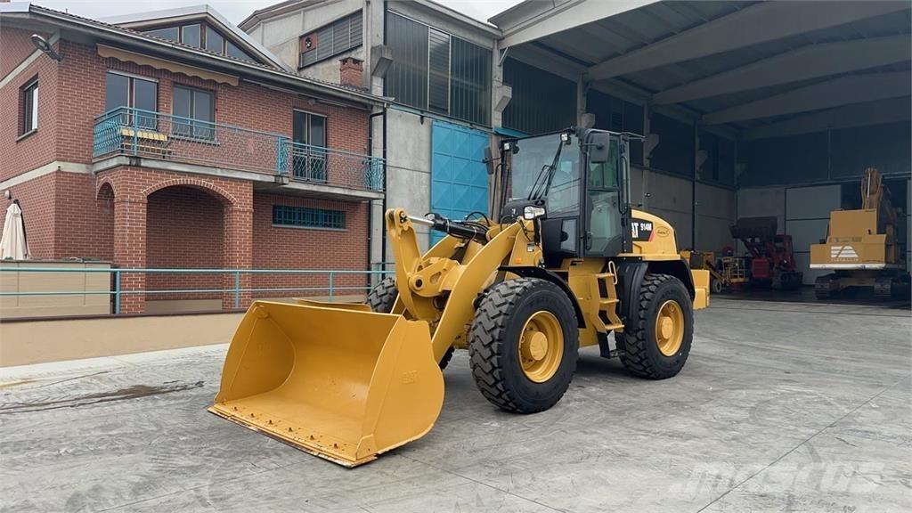 CAT 914M Gumikerekes homlokrakodók
