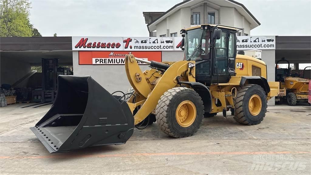 CAT 938K Gumikerekes homlokrakodók