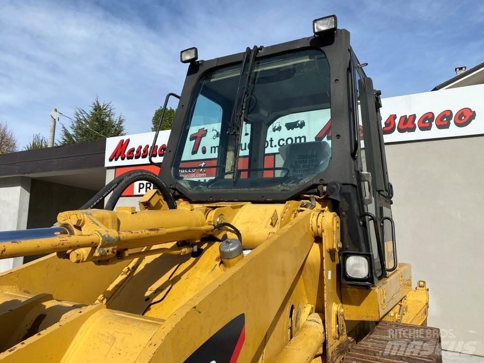 CAT 953C Gumikerekes homlokrakodók