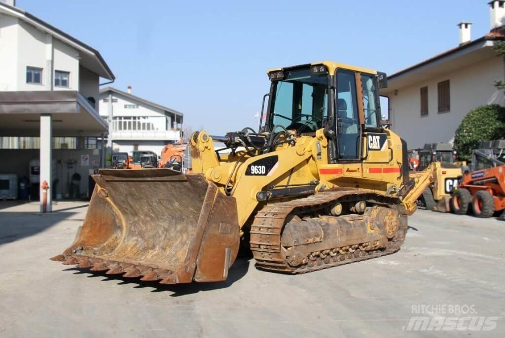 CAT 963D Gumikerekes homlokrakodók