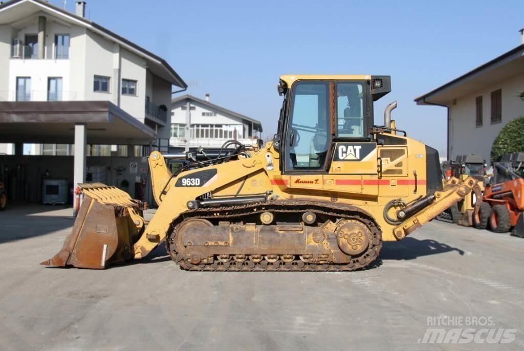 CAT 963D Gumikerekes homlokrakodók
