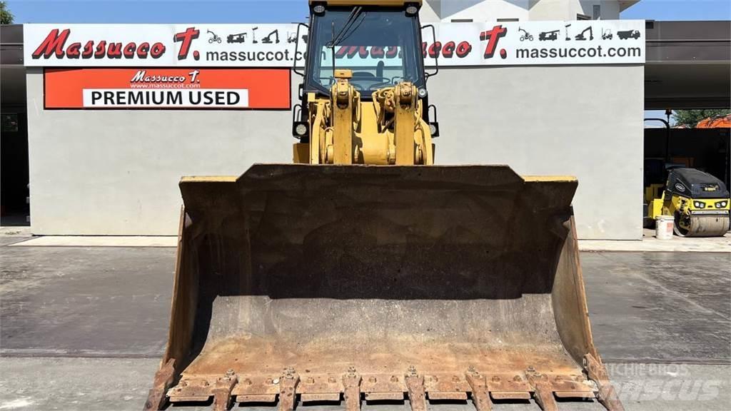 CAT 973C Gumikerekes homlokrakodók
