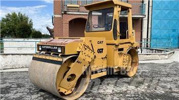 CAT CB-424 Talajtömörítő gépek