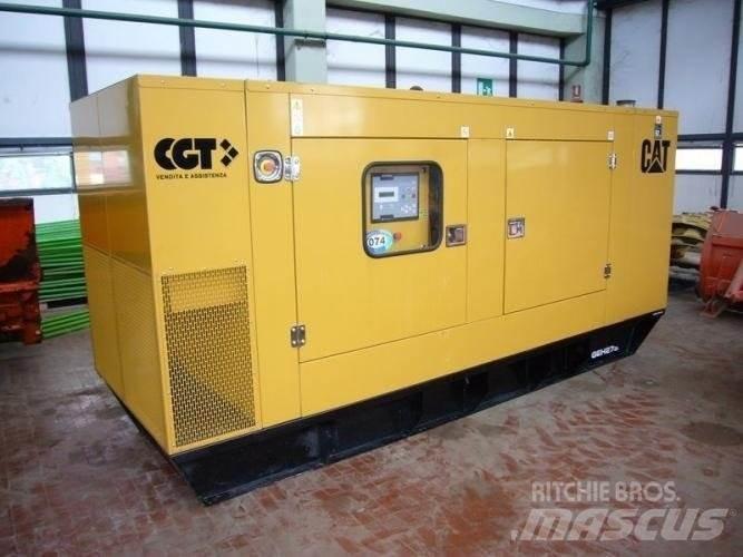 CAT GEH275 Fénytornyok
