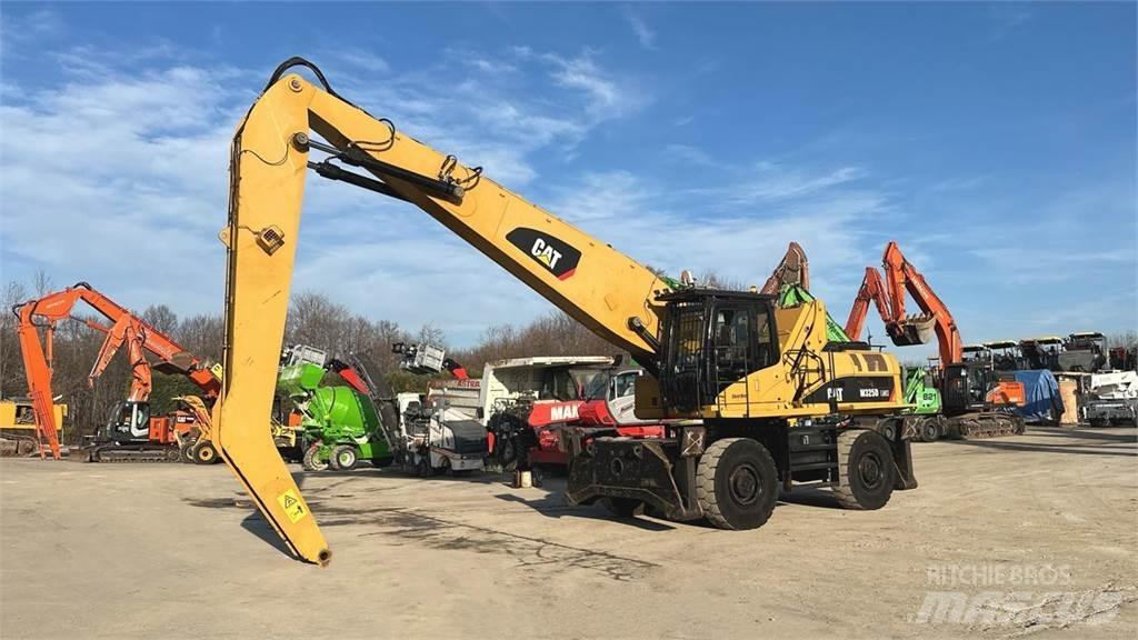 CAT M325D 4X4 Gumikerekes kotrók