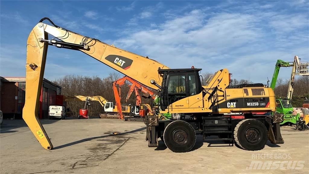 CAT M325D 4X4 Gumikerekes kotrók
