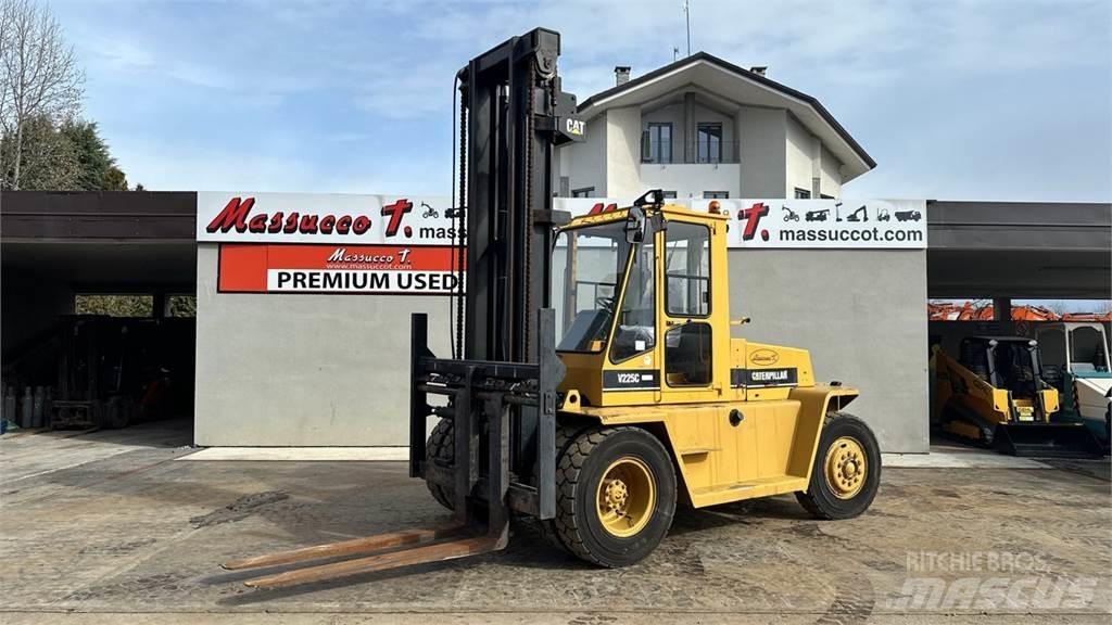 CAT V225C Dízel targoncák