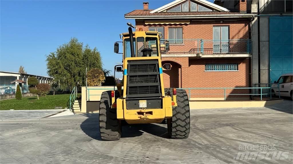 Dresser 530 AII 4x4 Gumikerekes homlokrakodók