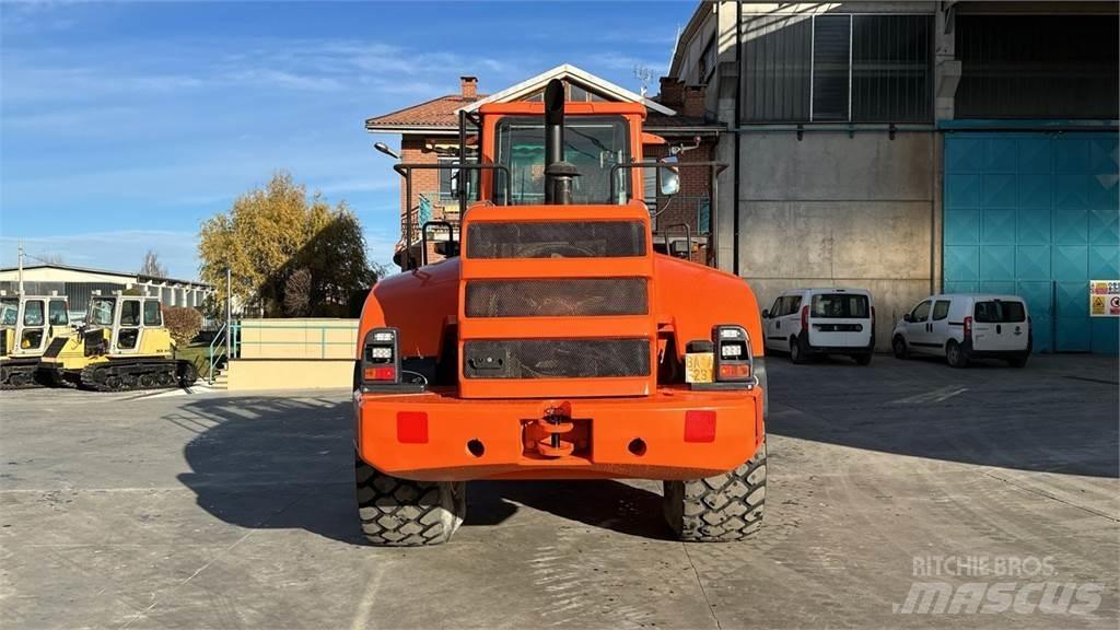 Fiat-Hitachi W190 Gumikerekes homlokrakodók