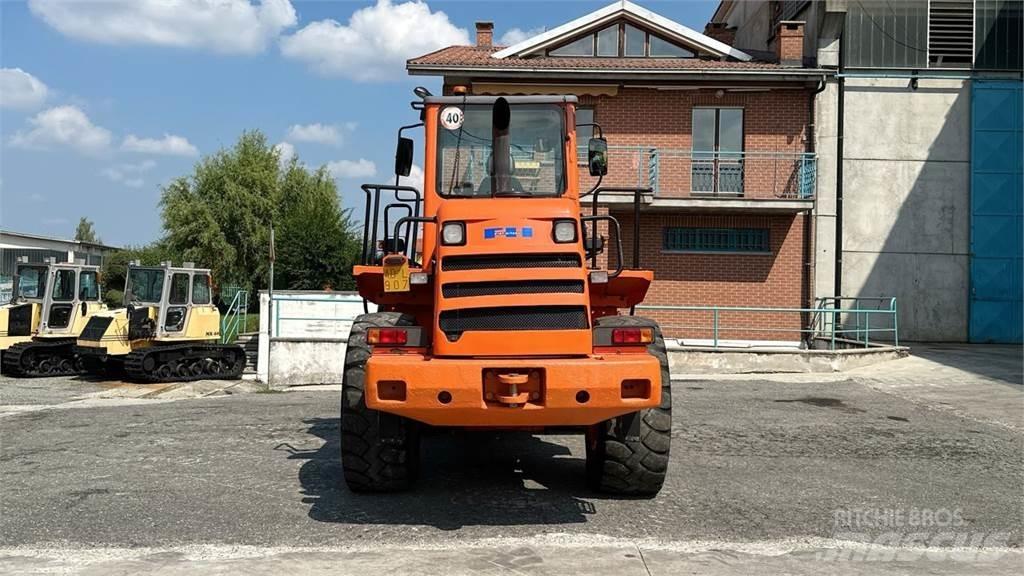 Fiat-Kobelco W 170 Gumikerekes homlokrakodók