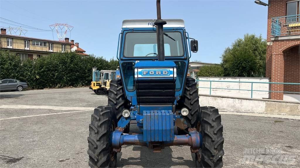 Ford 7700 4X4 Hóeltakarítók