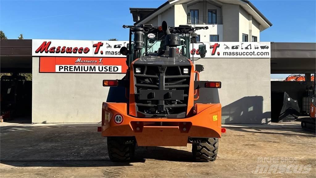 Hitachi ZW180PL-7 Gumikerekes homlokrakodók