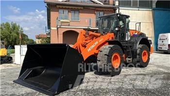 Hitachi ZW220-5B Gumikerekes homlokrakodók