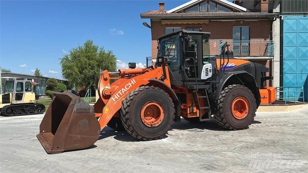 Hitachi ZW220-6 Gumikerekes homlokrakodók