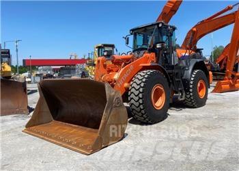 Hitachi ZW250-6 Gumikerekes homlokrakodók