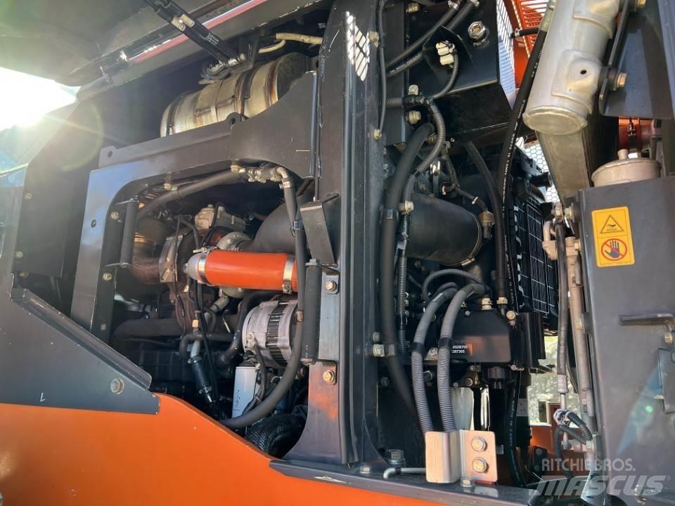 Hitachi ZW250-6 Gumikerekes homlokrakodók