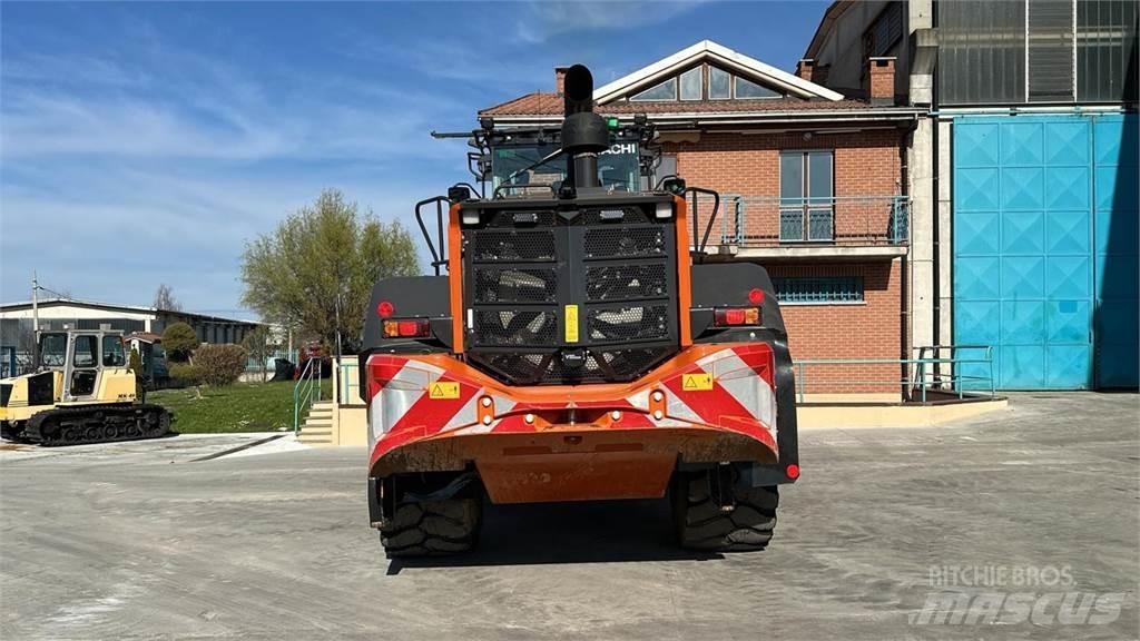 Hitachi ZW310-7 Gumikerekes homlokrakodók