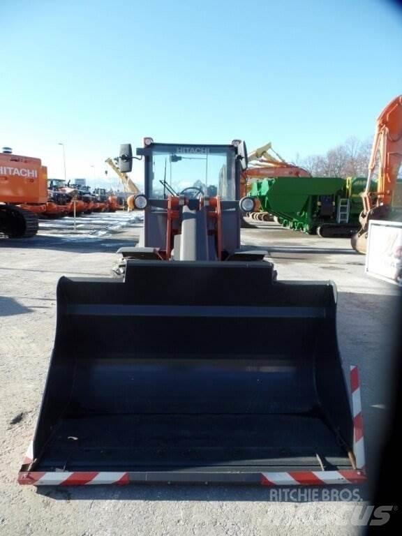 Hitachi ZW75-6 Gumikerekes homlokrakodók