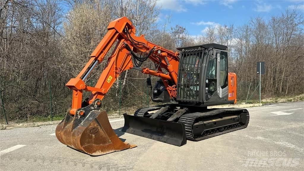 Hitachi ZX135US-3 Közepes (midi) kotrók 7 t - 12 t