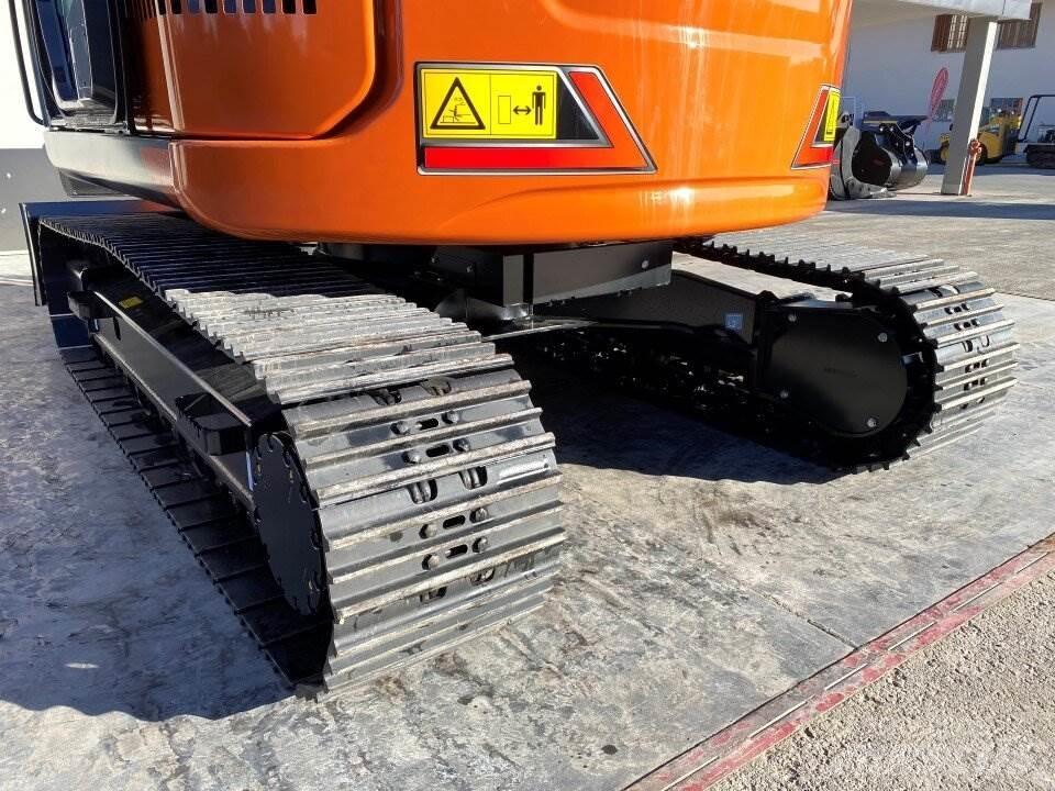 Hitachi ZX135US-7 Közepes (midi) kotrók 7 t - 12 t