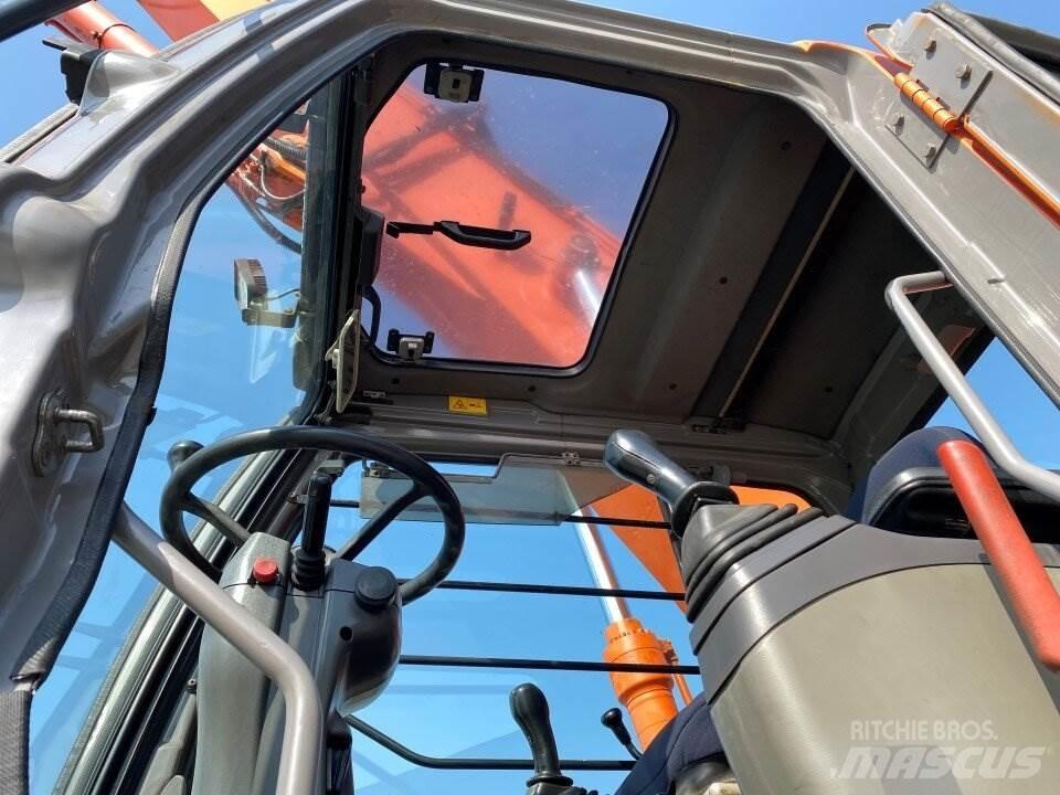 Hitachi ZX210MH Gumikerekes kotrók