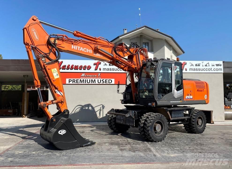 Hitachi ZX210W-3 Gumikerekes kotrók