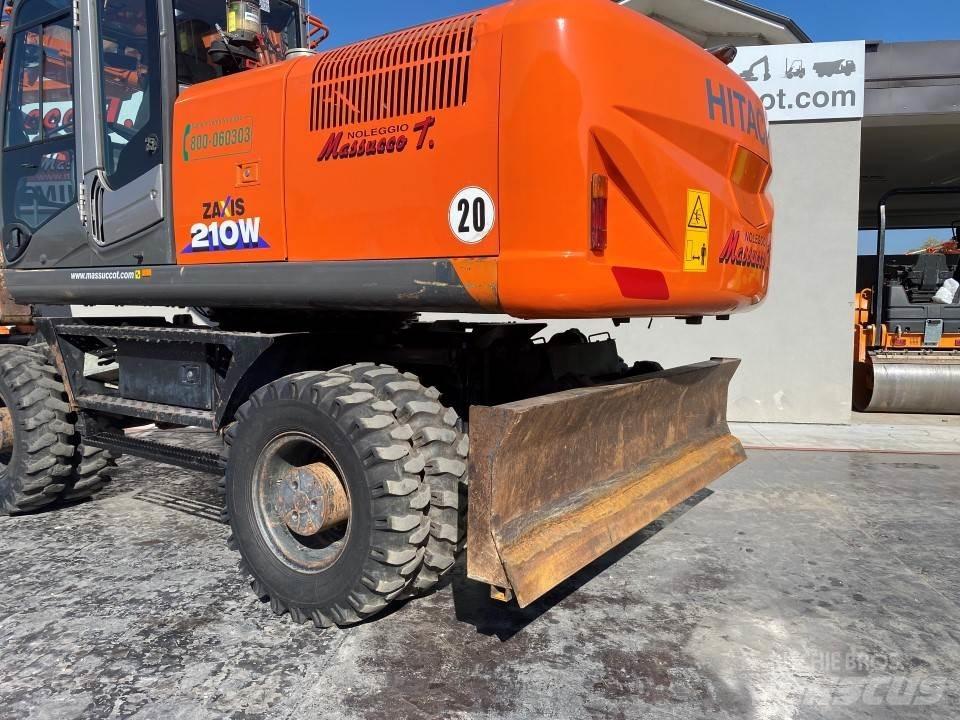 Hitachi ZX210W-3 Gumikerekes kotrók