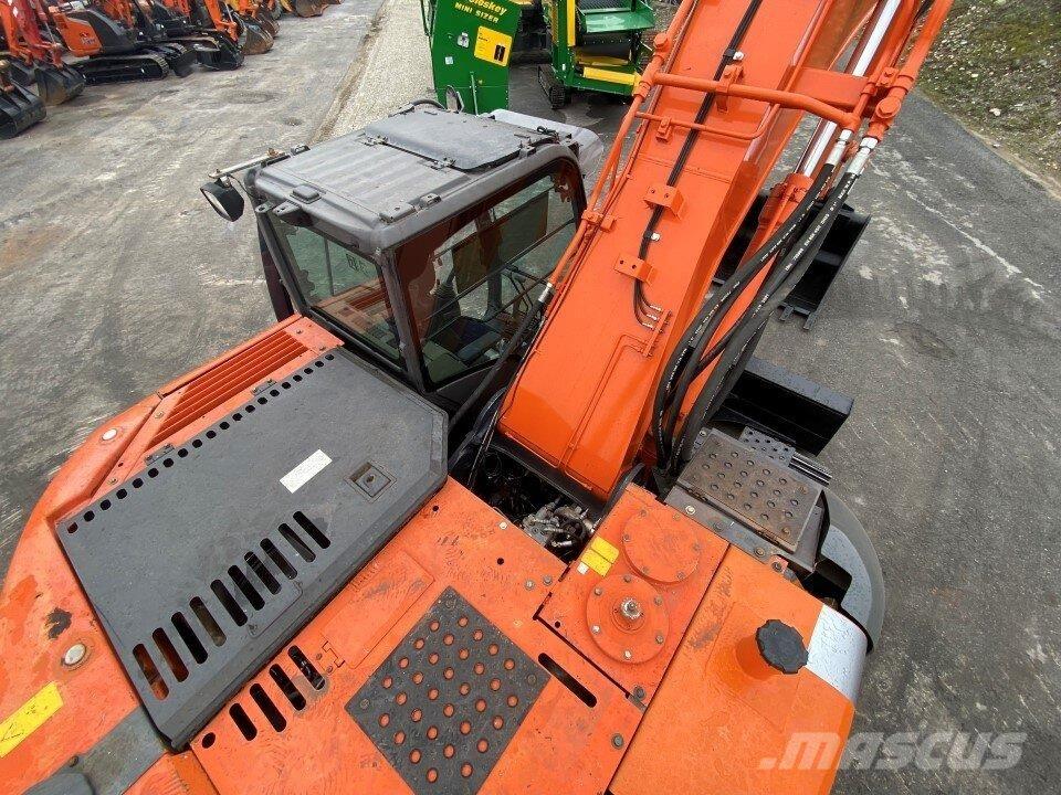 Hitachi ZX225 USBLC Lánctalpas kotrók