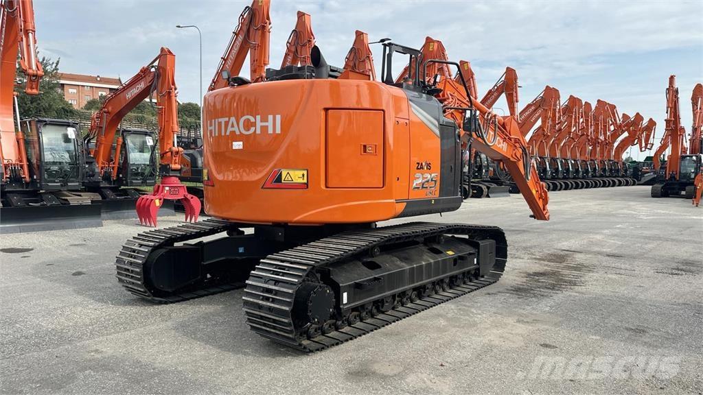 Hitachi ZX225USLC-7 Lánctalpas kotrók