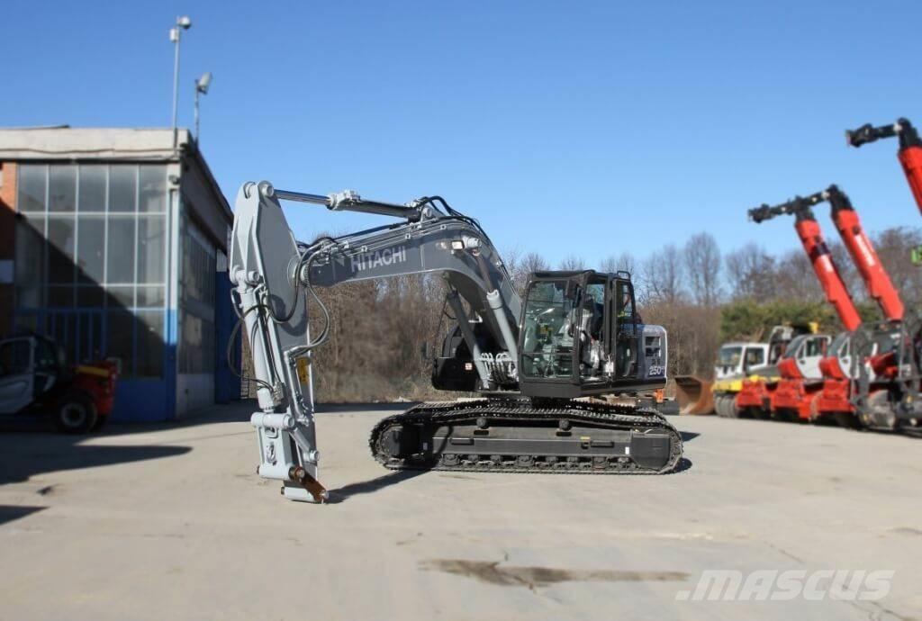 Hitachi ZX250LCN-6 Erdészeti Kotrók