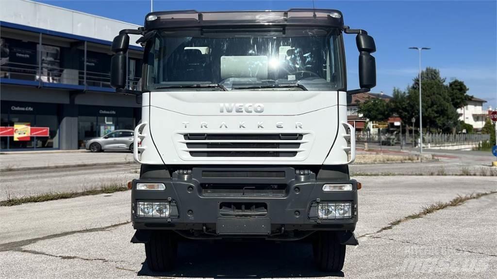 Iveco Trakker 410 8X4 Betonkeverők/Betonpumpák