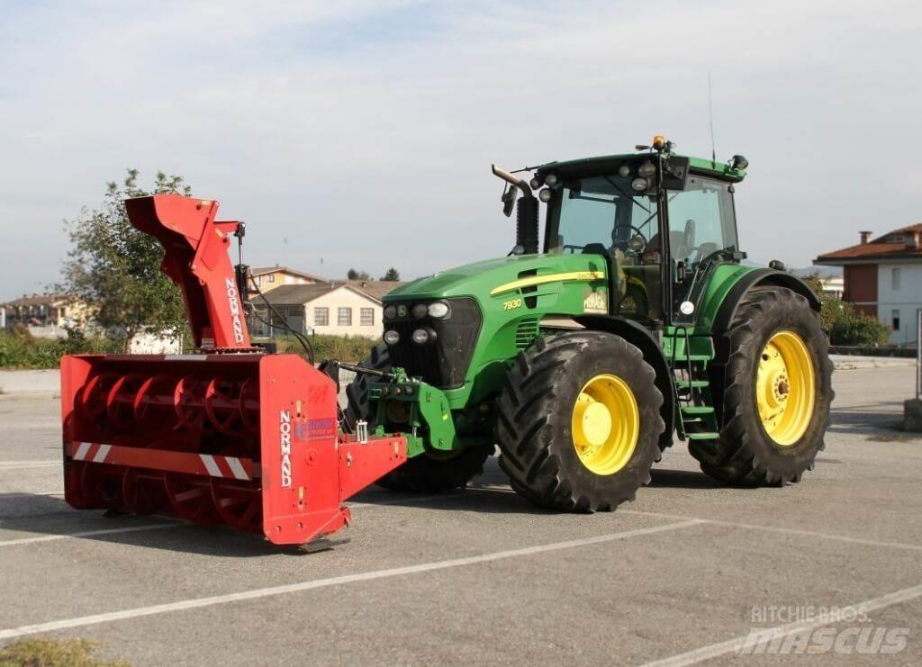 John Deere 7930 4X4 Hóeltakarítók