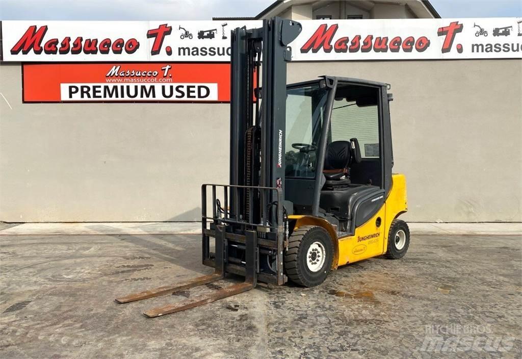 Jungheinrich DFG425s Dízel targoncák