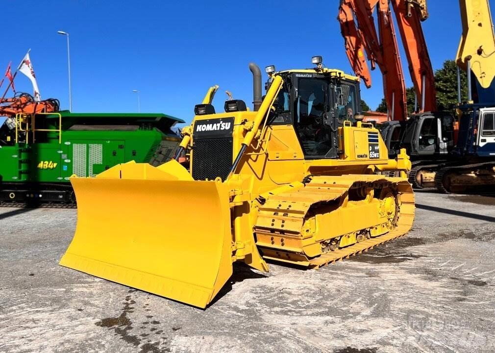 Komatsu D65 lánctalpas dózerek