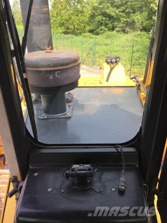 Komatsu D65WX-16 lánctalpas dózerek