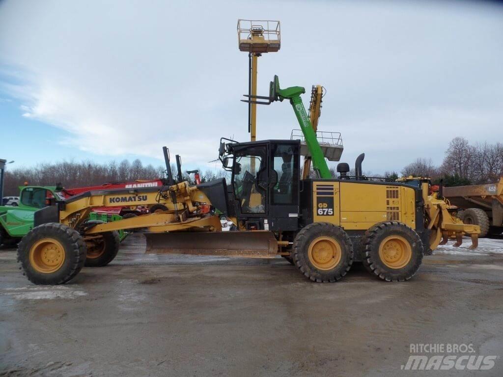 Komatsu GD675-5 lánctalpas dózerek