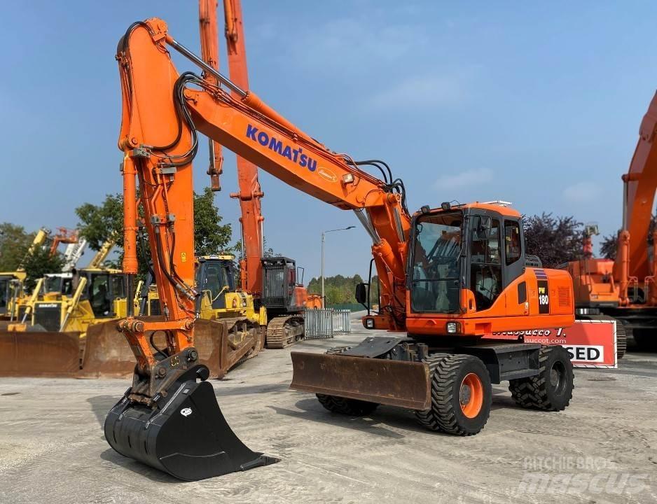 Komatsu PW180-7EO Gumikerekes kotrók