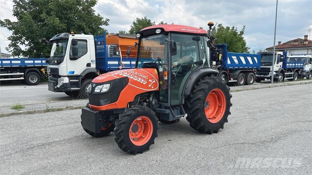 Kubota M8540N 4X4 Hóeltakarítók