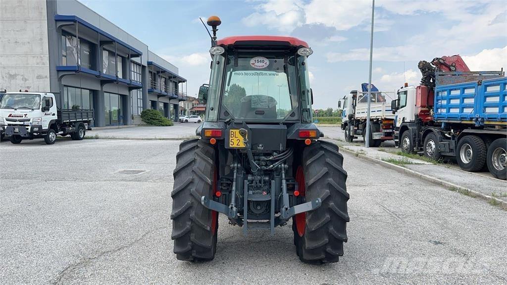 Kubota M8540N 4X4 Hóeltakarítók
