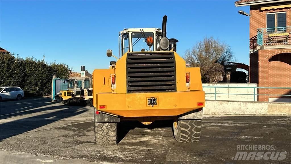 Liebherr L 551 Gumikerekes homlokrakodók