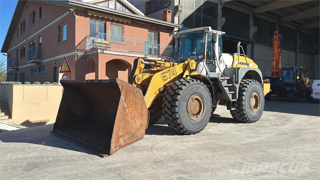 Liebherr L574 Gumikerekes homlokrakodók