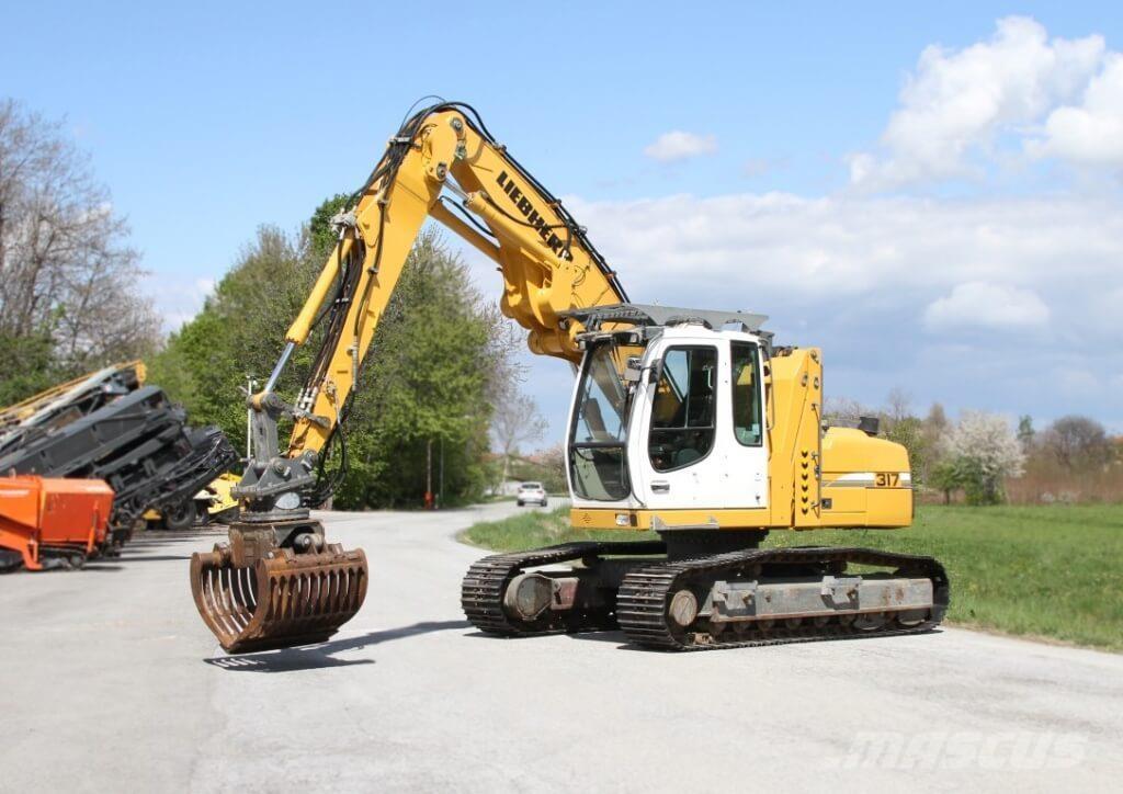 Liebherr R317 Litronic Gumikerekes kotrók