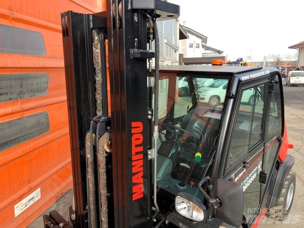 Manitou MC30-4 DK 4X4 Tereptargonca